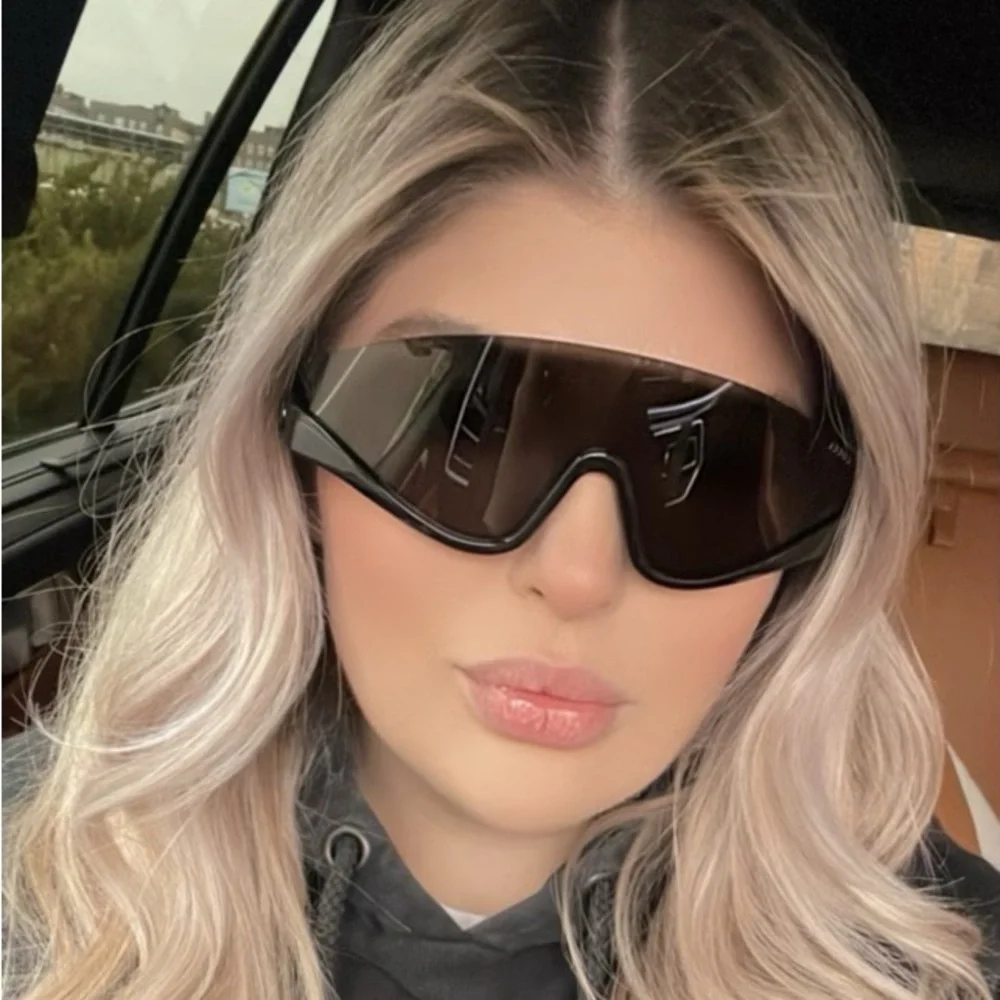 NEW GUCCI GG1650S 001 BLACK GREY AUTHENTIC SUNGLASSES - Picture 3 of 15